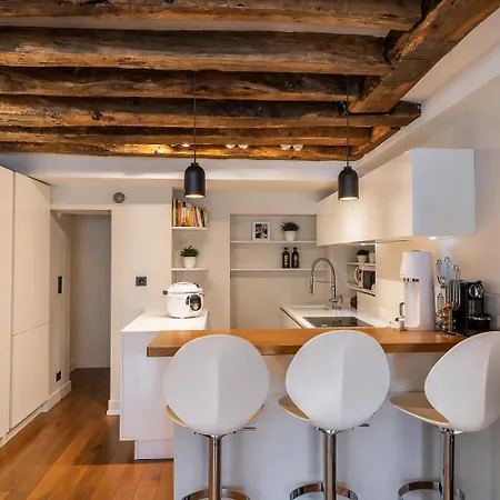 Haussmannian Flat - Saint-germain & Invalides *